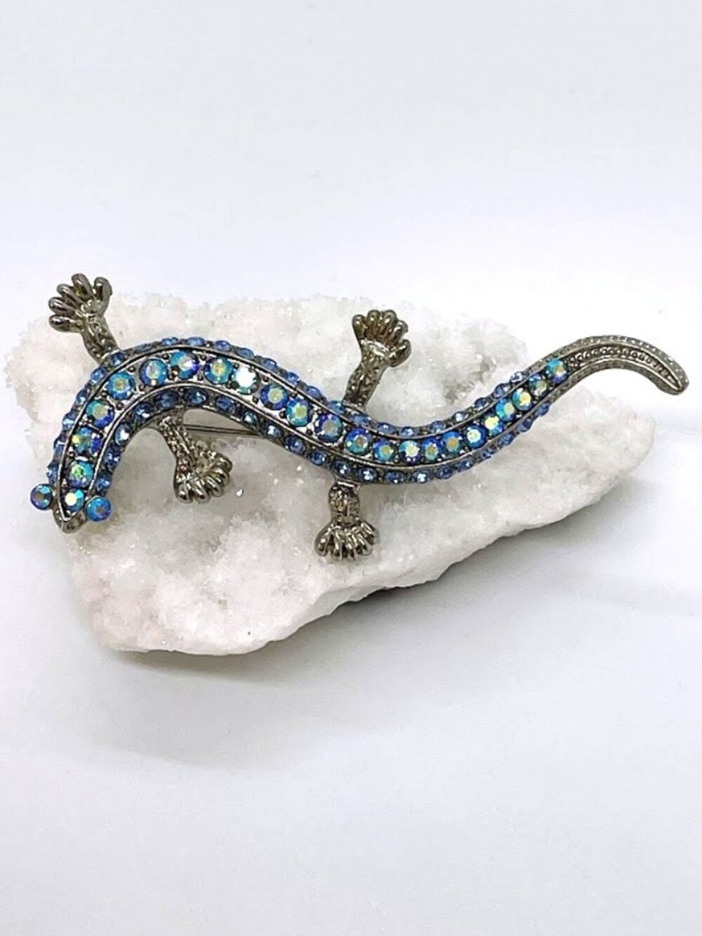 Gecko pin brooch Aqua Aurora Borealis crystals in Silver